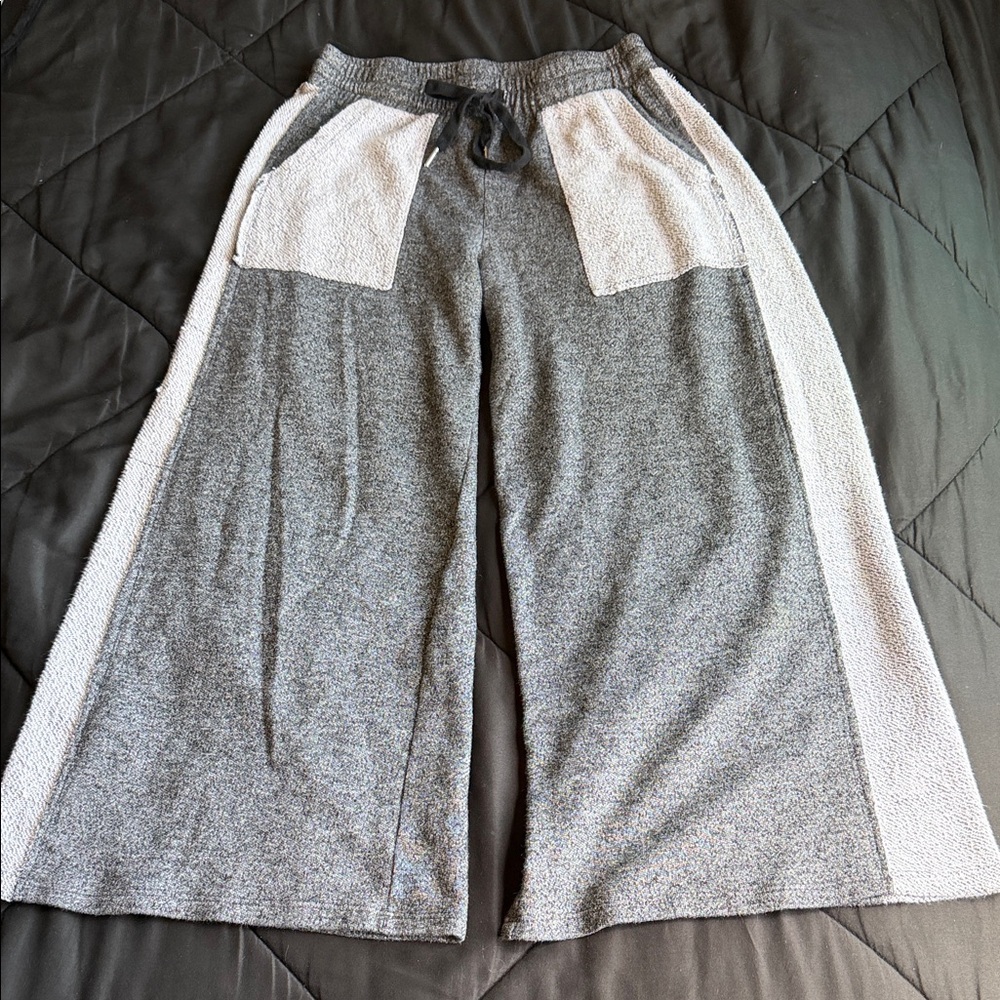 Gilli L Two-Tone Knit Lounge Pants in Gray and Silver w/ drawstring
